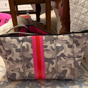 HAUTE SHORE Gray and Pink Camouflage Tote